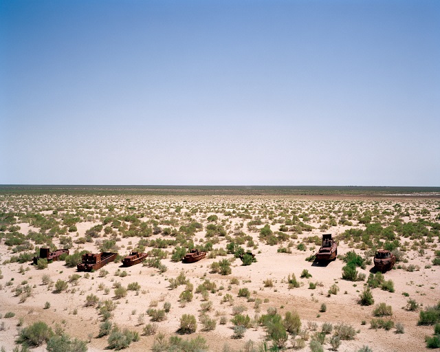 marco-barbieri-water-in-the-desert-boats-1