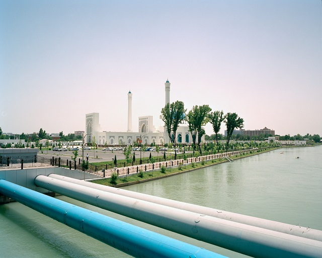 marco-barbieri-water-in-the-desert-mosque-and-canals